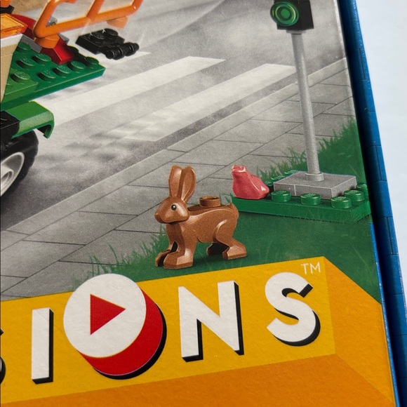 LEGO CITY: Wild Animal Rescue Missions (60353) NEW IN FACTORY SEALED BOX - Picture 13 of 15